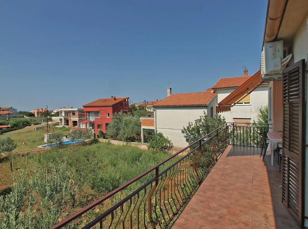 Apartments With A Parking Space Galizana, Fazana - 19608 Croazia
